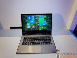 Toshiba Astrea 2-in-1, frontal view