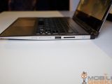 Toshiba Astrea 2-in-1, from the side