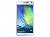 Samsung Galaxy A7 in white