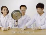 Xiaomi staff trying to flatten the iPhone 6 Plus