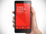 Holding the current Xiaomi Redmi Note