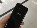 Galaxy S8 in glossy black