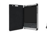BlackBerry Passport Silver Edition comes with a bunch of accessories