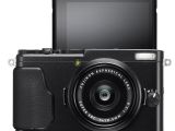Fujifilm X70 selfie