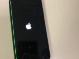 iPhone X green line bug