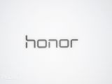 Huawei Honor 6 Plus, showing Honor branding