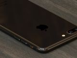 Alleged glossy black iPhone 7