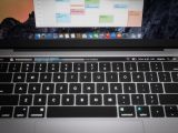 MacBook Pro Touch Bar transmission