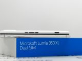 Microsoft Lumia 950 XL and iPhone 6s Plus side comparison