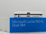 Microsoft Lumia 950 XL and iPhone 6s Plus ports and speakers