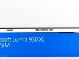 Microsoft Lumia 950 XL volume, lock, and cambera buttons