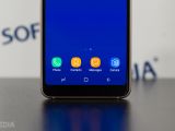 Samsung Galaxy A8 (2018) bottom bezels