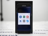 Samsung Galaxy S7 display with Microsoft apps