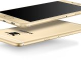 Galaxy C5 in gold