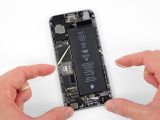 Replacing the battery on an iPhone 6