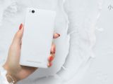 Xiaomi Mi4c in white